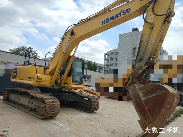 小松 PC240LC-8 挖掘机