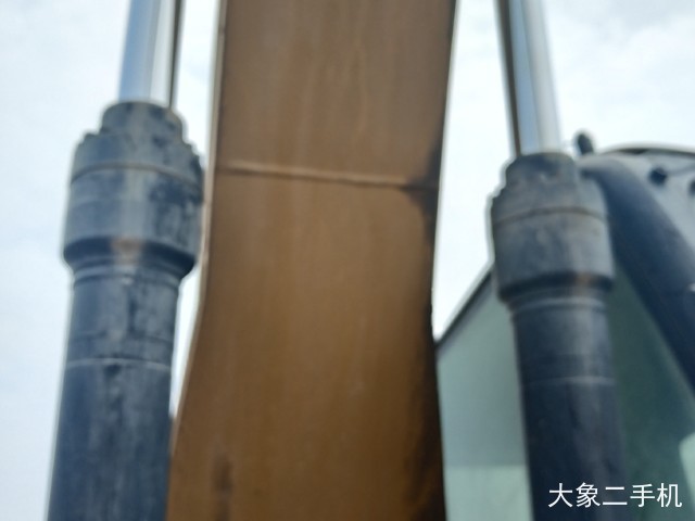 卡特彼勒 323DL 挖掘机