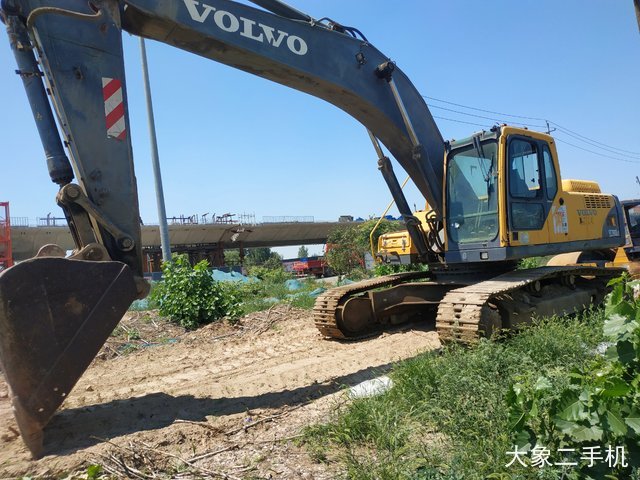 沃尔沃 EC290BLC 挖掘机