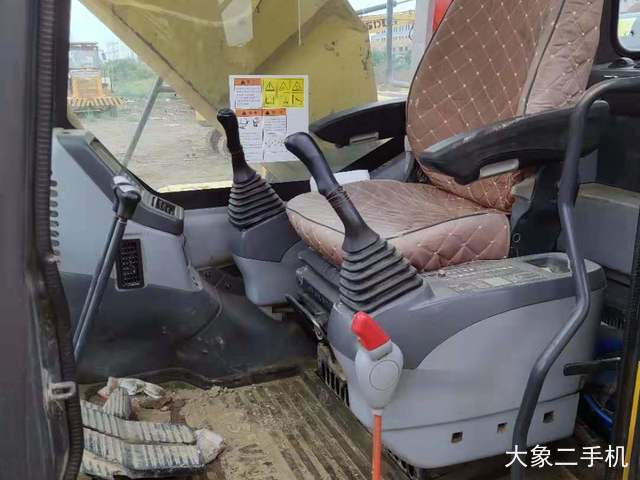 小松 PC270-7 挖掘机