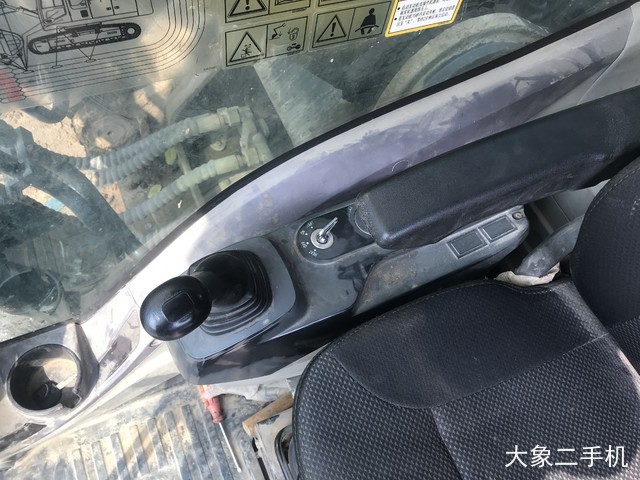 徐工 XE265C 挖掘机