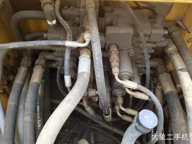 沃尔沃 EC210B 挖掘机