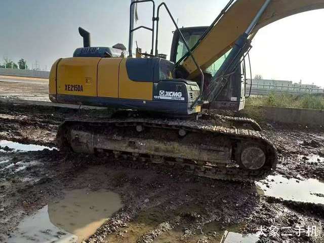 徐工 XE200D 挖掘机