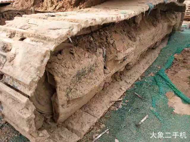 龙工 LG6225E 挖掘机