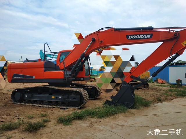 斗山 DX215-9C 挖掘机