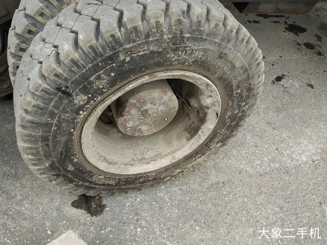 现代 R210W-5 挖掘机