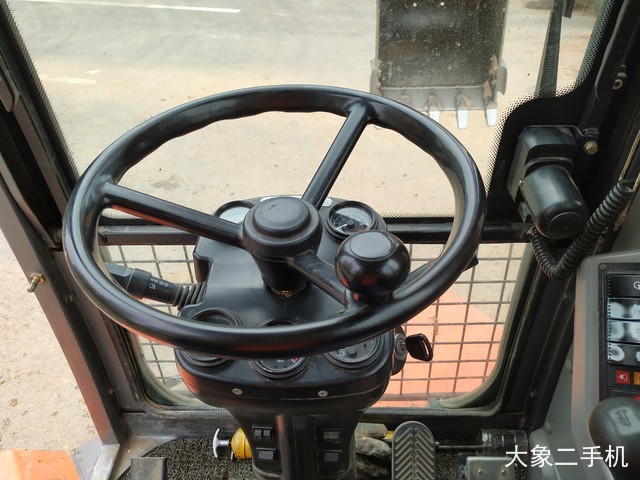 新源 XY75W-8 挖掘机