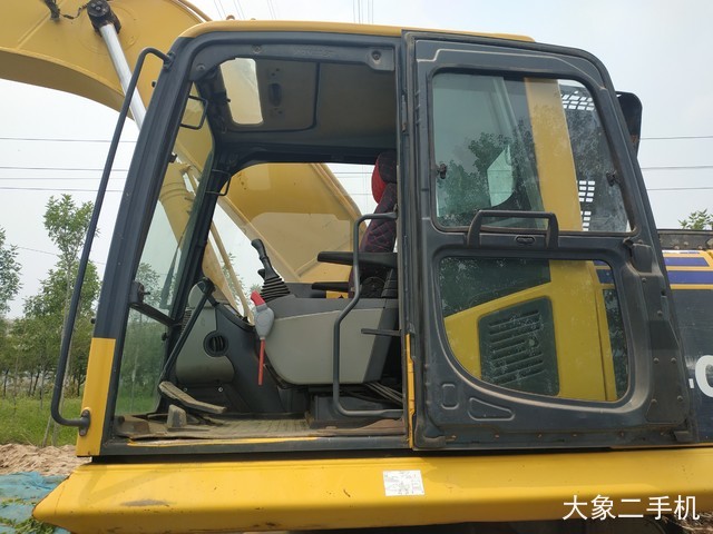 小松 PC240LC-8M0 挖掘机