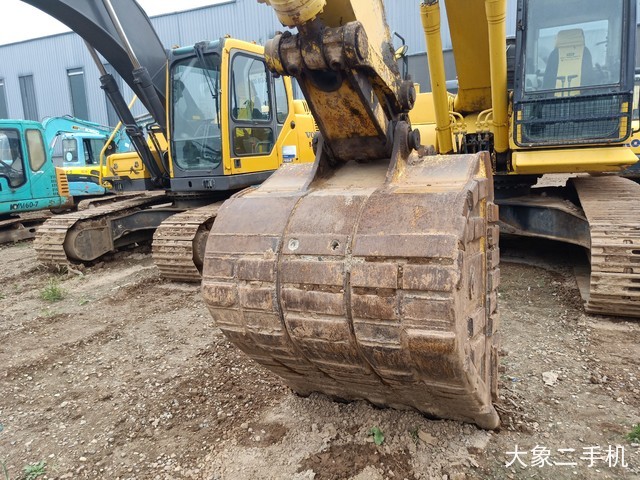 小松 PC240LC-8 挖掘机