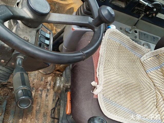 现代 R130W-5 挖掘机