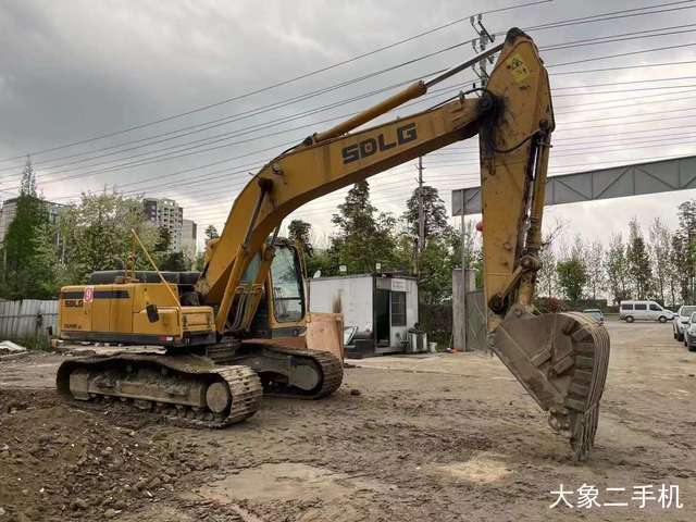 山东临工 LG6210E 挖掘机