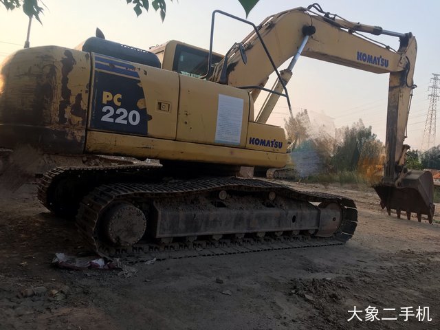 小松 PC220-8 挖掘机