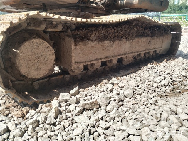 现代 R150LC-9 挖掘机