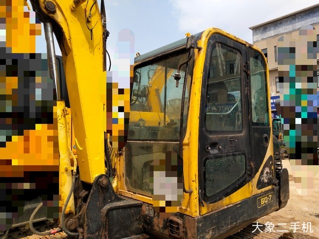 现代 R60-7 挖掘机