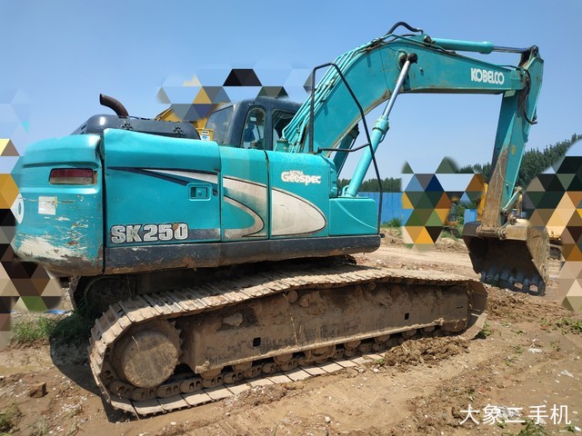 神钢 SK210LC-8 挖掘机