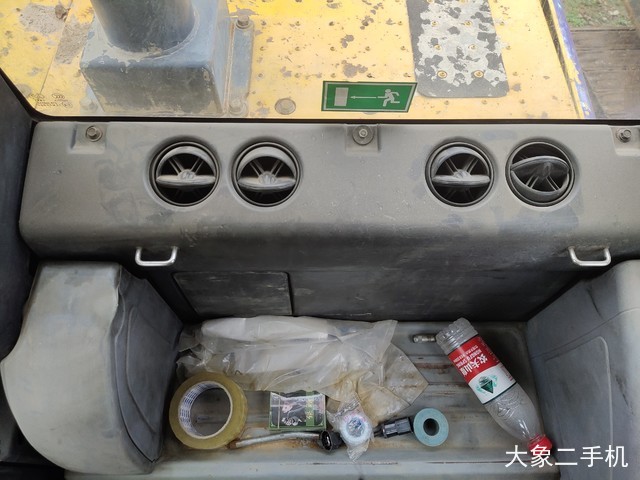 小松 PC220-8M0 挖掘机