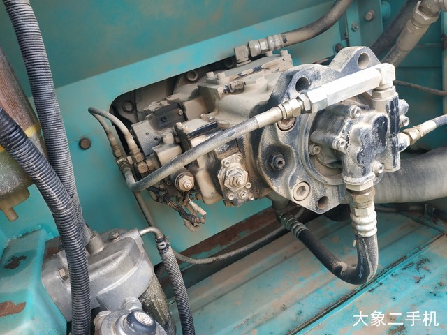 神钢 SK330-8 挖掘机