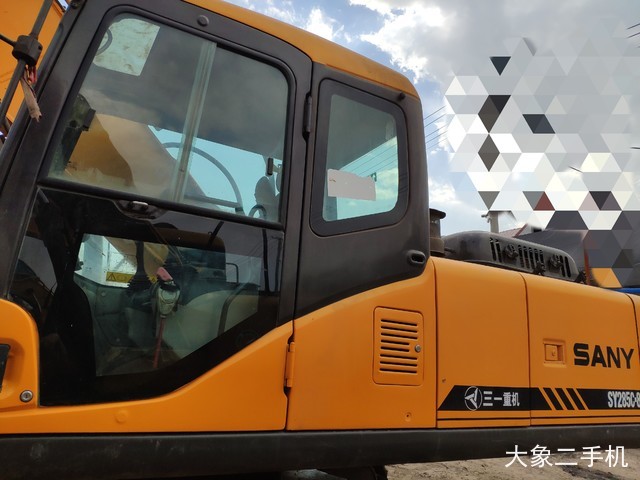 三一重工 SY235C 挖掘机