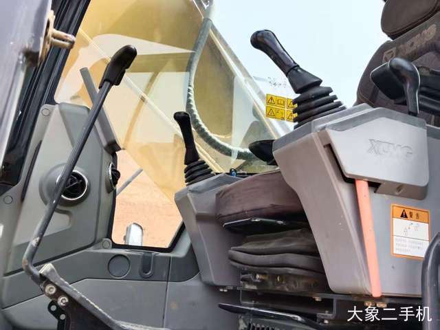 徐工 XE335DK 挖掘机
