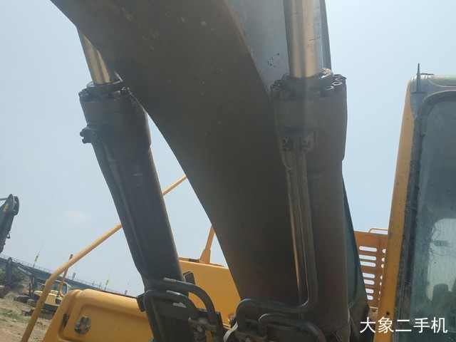 沃尔沃 EC210BLC 挖掘机