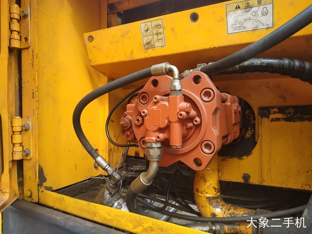 现代 R225LC-7 挖掘机