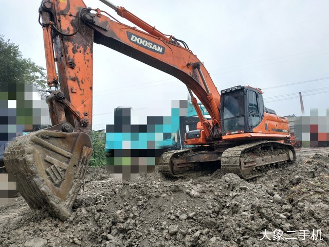 斗山 DX380LC 挖掘机