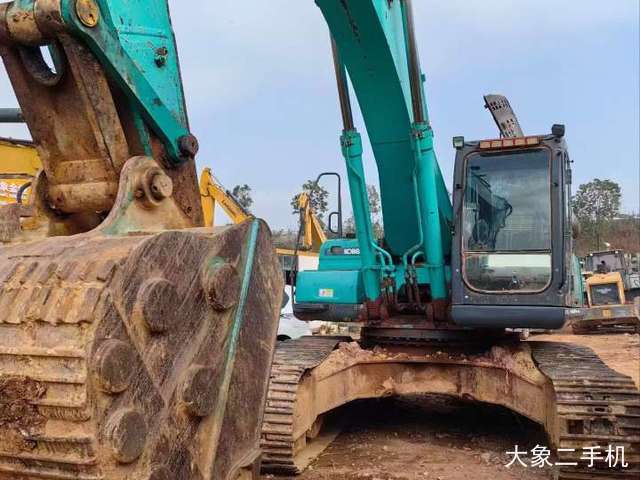 神钢 SK350LC-8 挖掘机