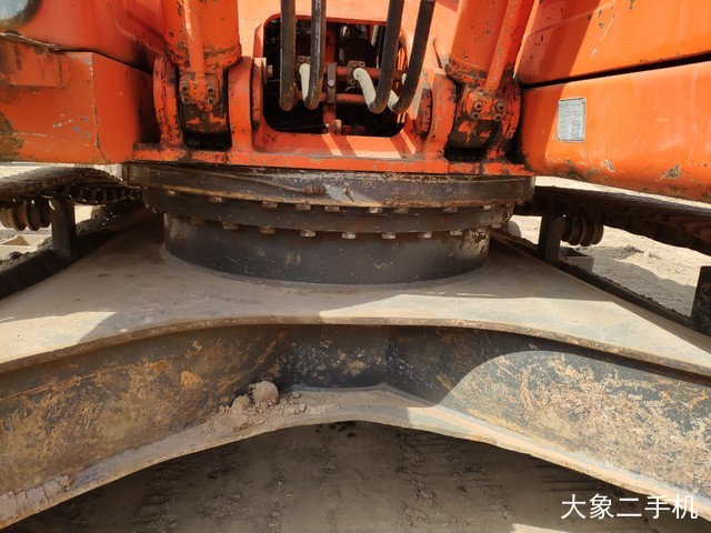 斗山 DX260LC 挖掘机