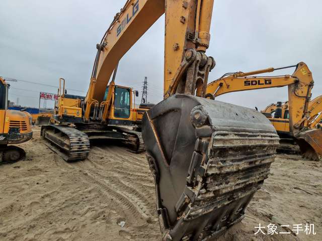 山东临工 E6360F 挖掘机