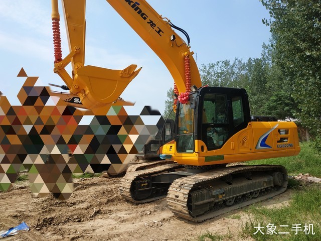龙工 LG6225E 挖掘机