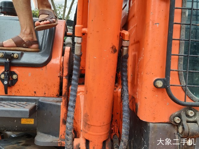 新源 XY75W-8 挖掘机