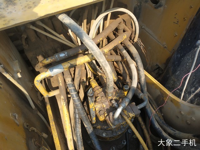 卡特彼勒 323DL 挖掘机