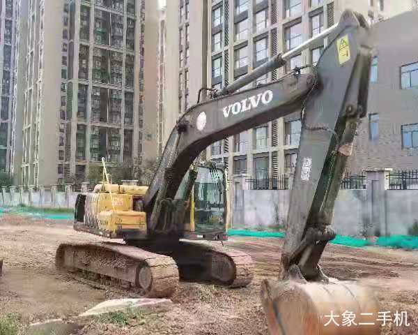 沃尔沃 EC210B 挖掘机