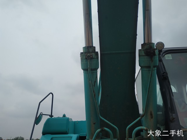 神钢 SK260LC-10 挖掘机