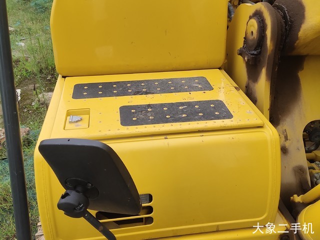 小松 PC220-8M0 挖掘机