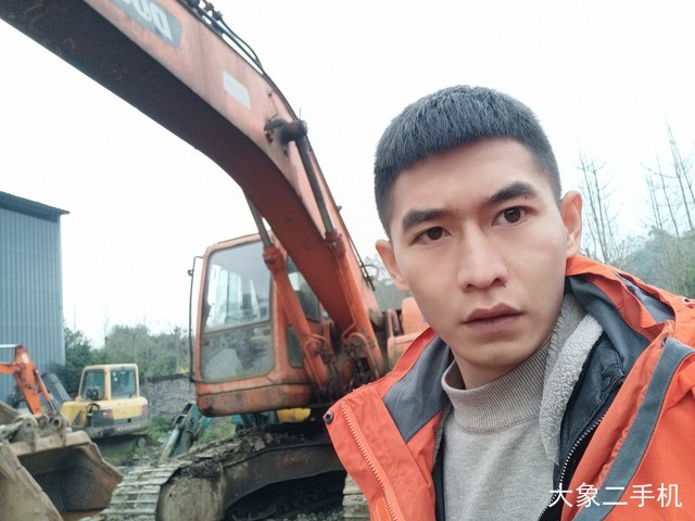 斗山 DH220-5 挖掘机