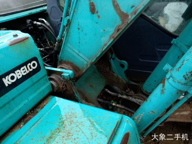 神钢 SK140LC-8 挖掘机