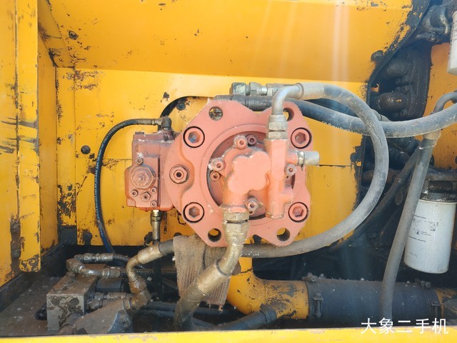 现代 R225LC-7 挖掘机