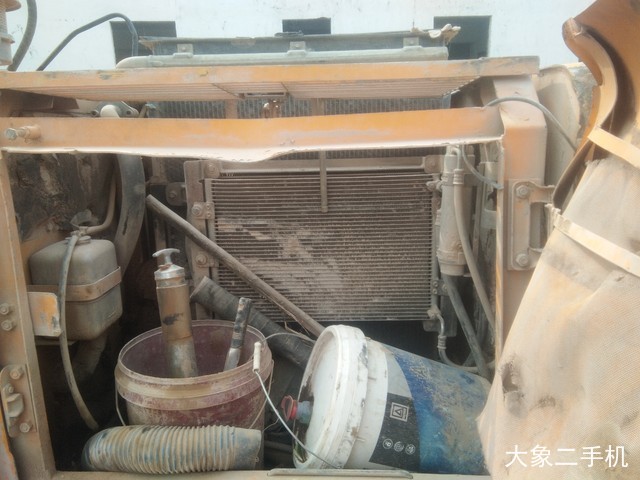 三一重工 SY215C 挖掘机