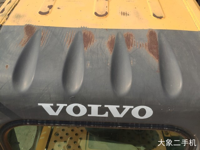 沃尔沃 EC240BLC 挖掘机