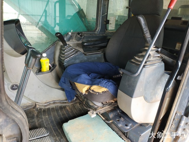 神钢 SK260LC-8 挖掘机