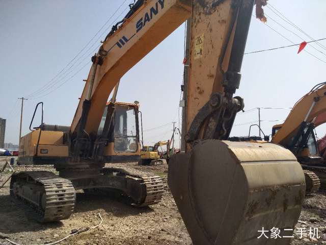 三一重工 SY285C-8 挖掘机