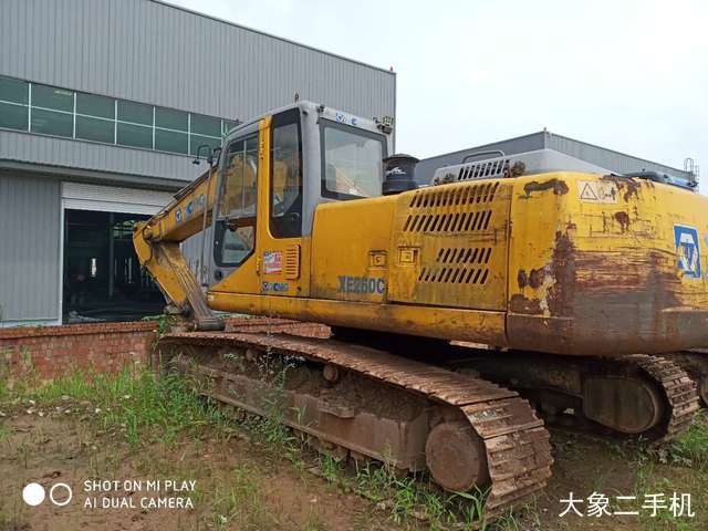 徐工 XE260C 挖掘机