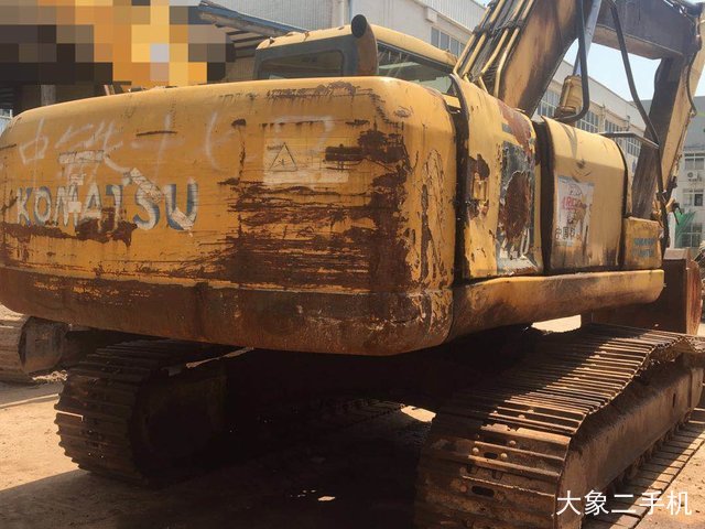 小松 PC220-8 挖掘机