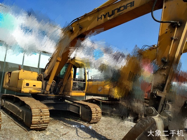 现代 R305LC-7 挖掘机