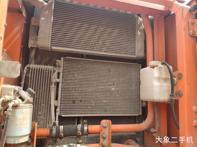斗山 DX225LC 挖掘机
