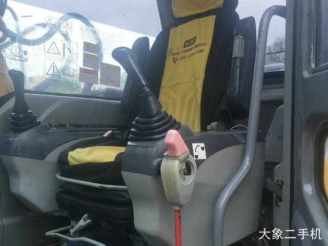 徐工 XE150D 挖掘机