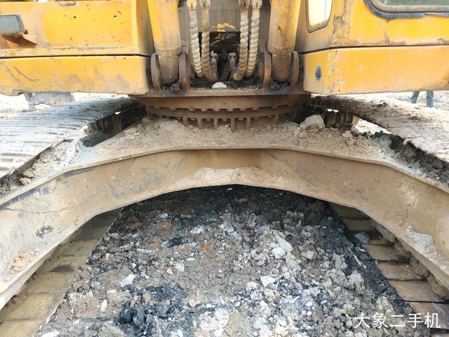 现代 R220LC-5 挖掘机