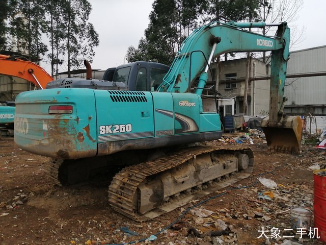 神钢 SK250-8 挖掘机