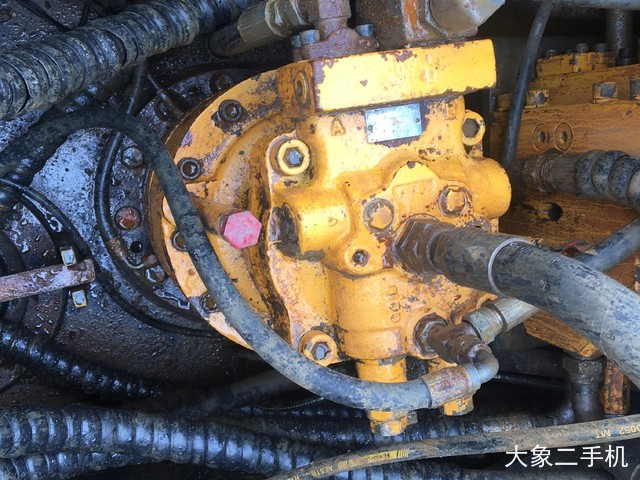 现代 R225LC-7 挖掘机